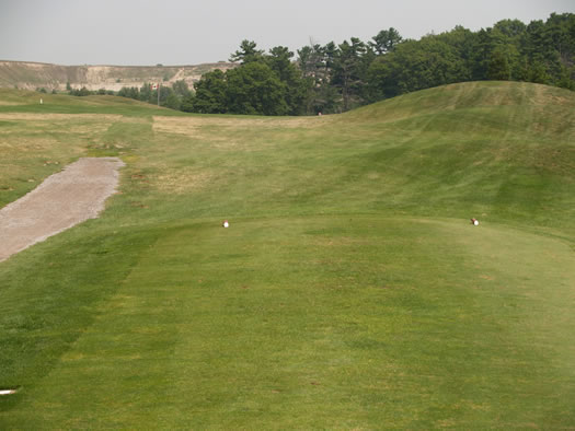 Fifth hole at Golfer's Dream Golf Club